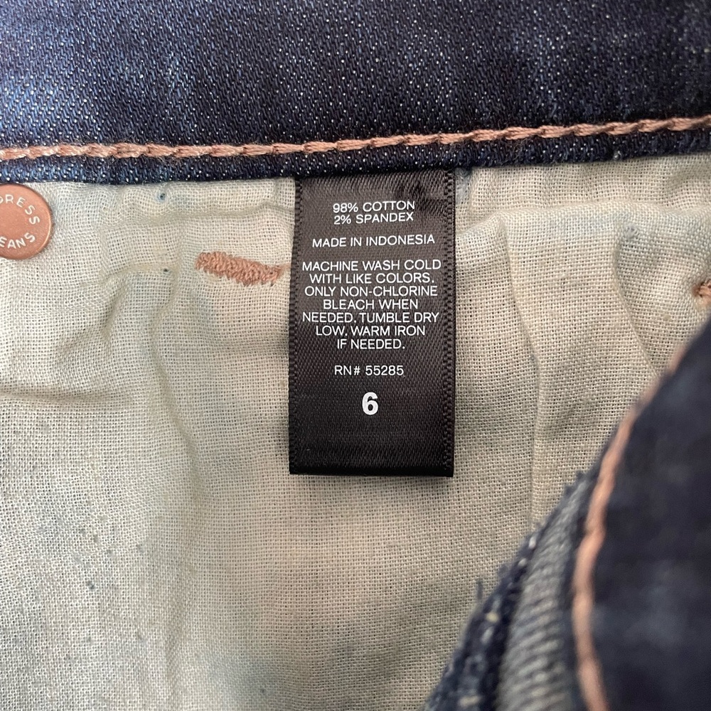 NWOT Express Distressed Blue Denim Skirt, Size 6 - Picture 3 of 4